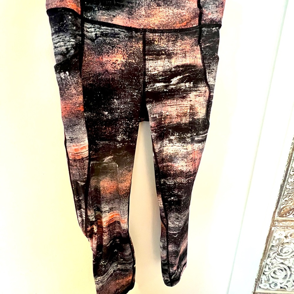 Lululemon 7/8 leggings with pockets size 8